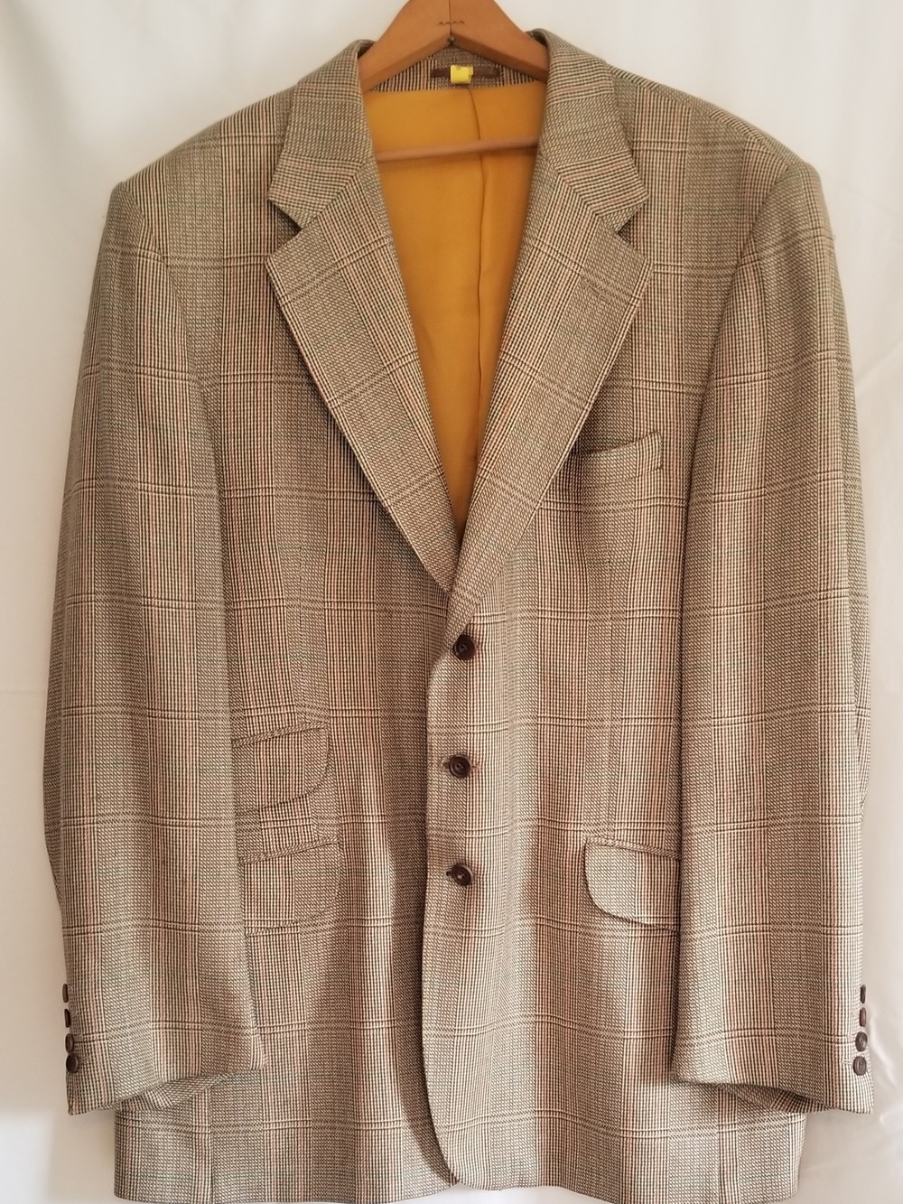 English Country Classics Men's  Plaid Blazer in Beige Size 46L